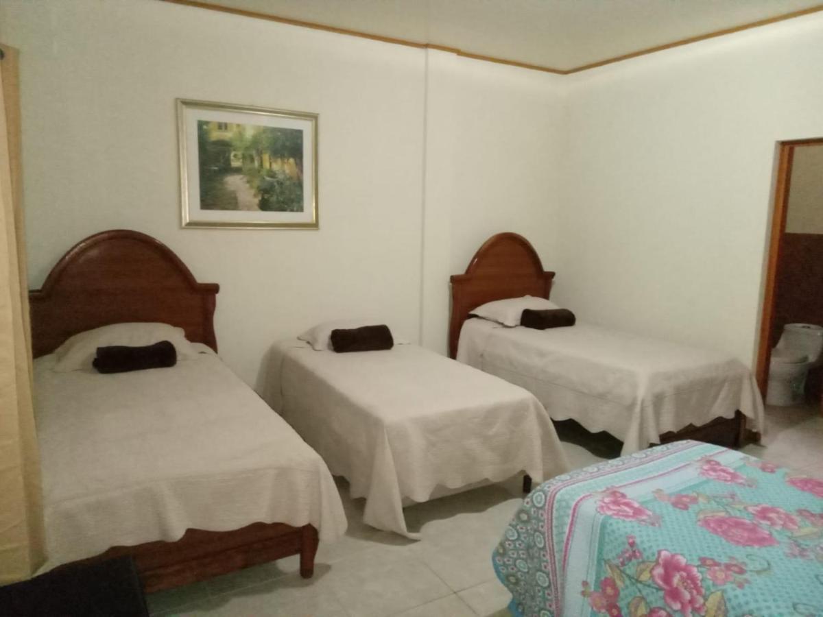 Apart Hotel Acuarious De Luis Estelí Eksteriør billede