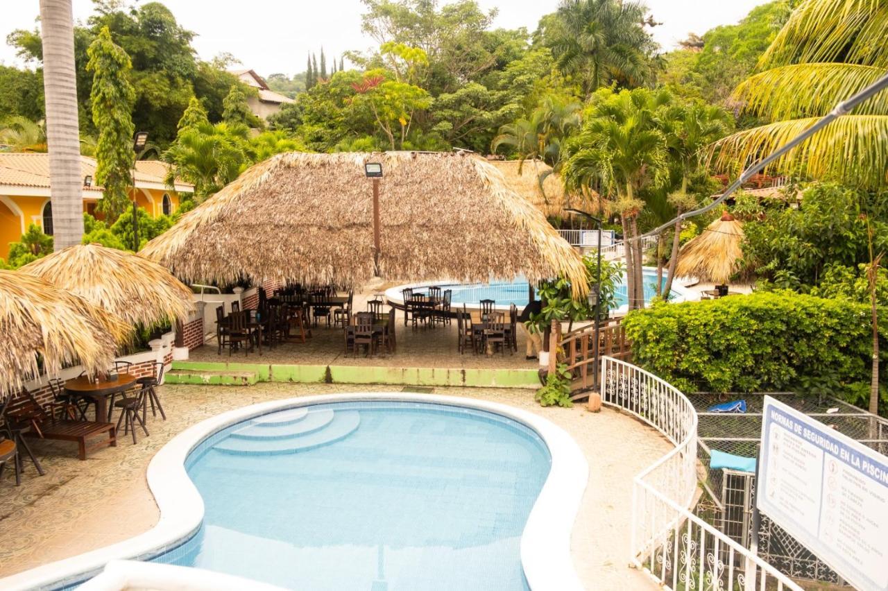 Apart Hotel Acuarious De Luis Estelí Eksteriør billede