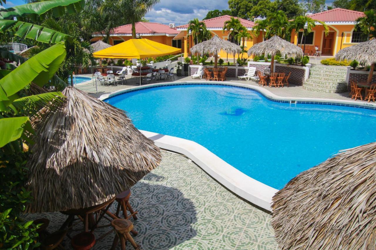 Apart Hotel Acuarious De Luis Estelí Eksteriør billede